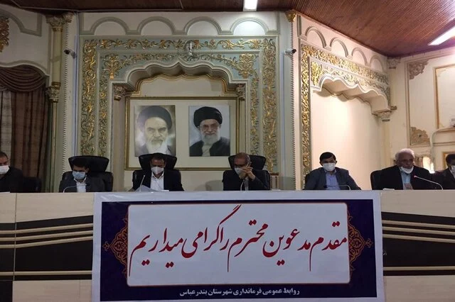 بازگرداندن اعتماد مردم به بازار باید مهمترین مأموریت اصناف باشد