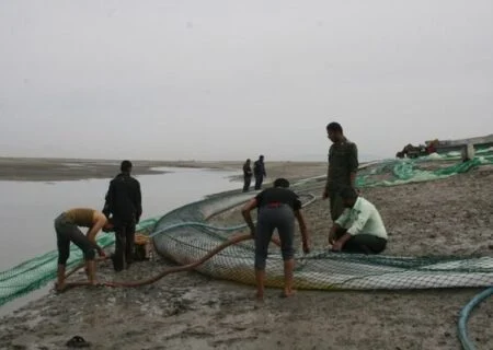 انهدام خط لوله ۲۹ هزار متری انتقال سوخت قاچاق در میناب