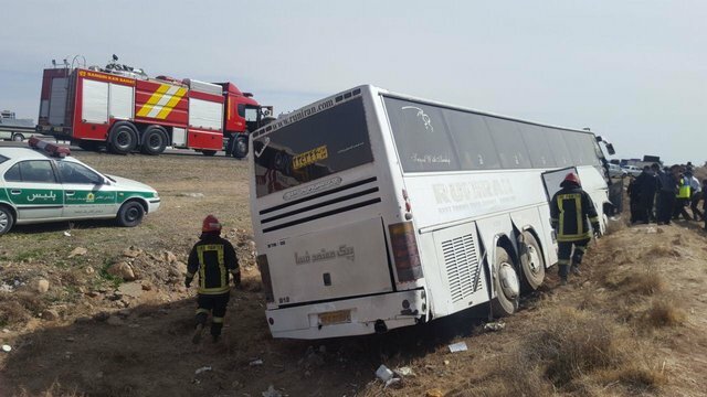 واژگونی اتوبوس در جاده پارسیان- بندرعباس