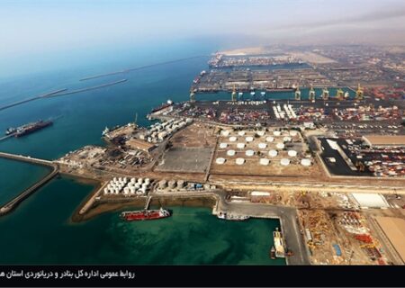 پهلو گیری ۳۳۱ فروند کشتی حامل فرآورده های نفتی در بندر نفتی خلیج فارس
