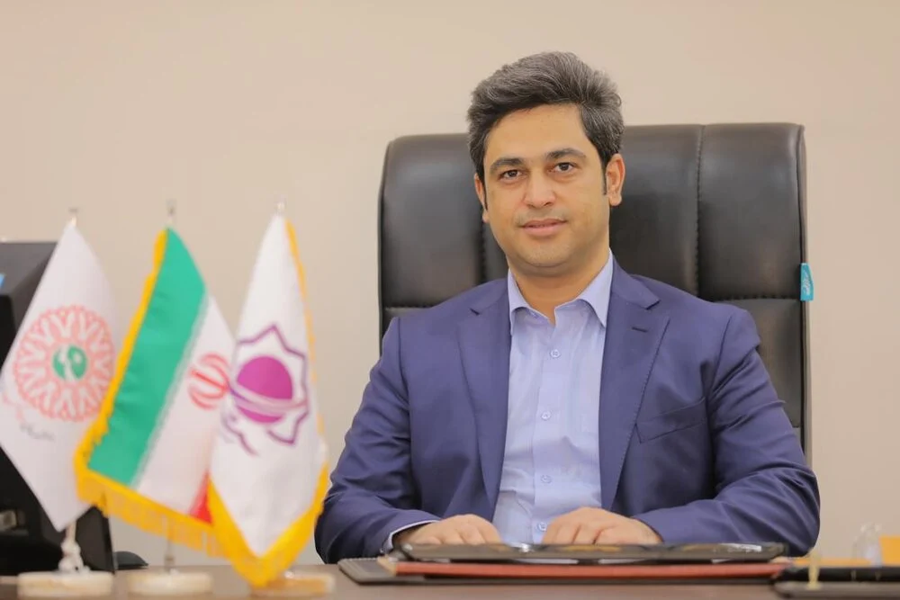 جمعآوری دکلهای مخابراتی بدون شناسنامه از سطح شهربندرعباس