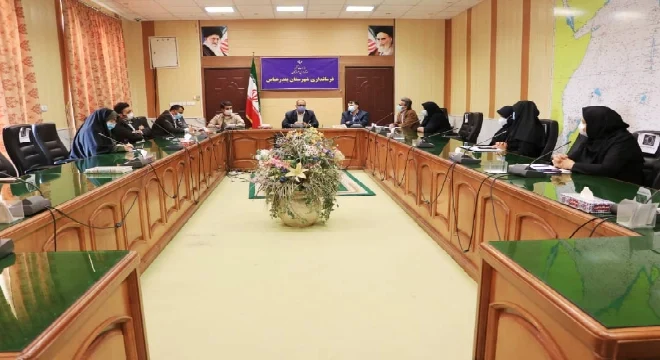 با رعایت پروتکل های بهداشتی از کادر درمان و پرستاران تشکر کنیم.