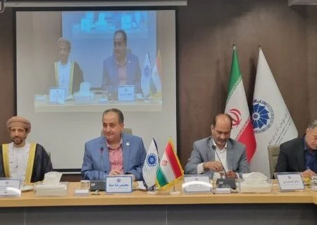 بین  استان هرمزگان و کشور عمان پیوندهای اجتماعی و فرهنگی عمیق و ریشه داری وجود دارد