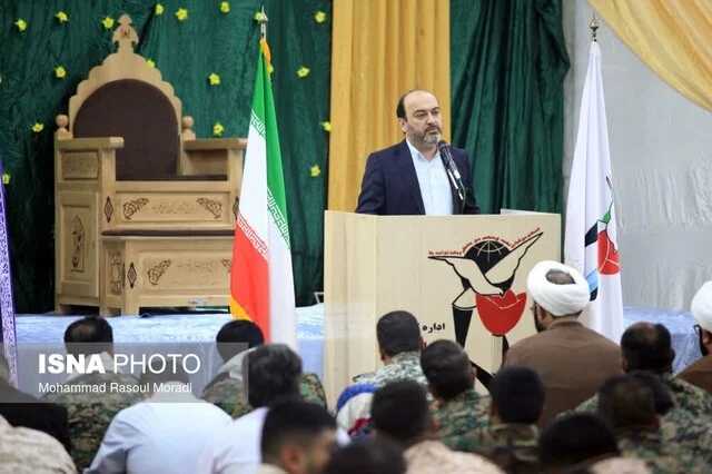 غبار روبی و عطرافشانی قبور مطهر شهدا در بندرعباس برگزار شد