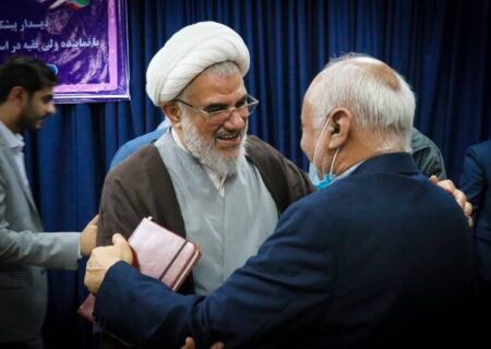 مسئولان پذیرای نقد و تلنگر دلسوزان انقلاب اسلامی باشند