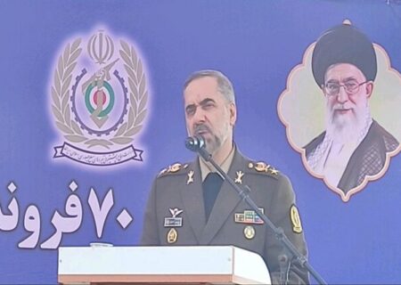 وزیر دفاع: تقویت ناوگان مرزبانی فراجا گام بزرگی در مقابله با تروریسم و قاچاق است
