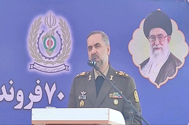 وزیر دفاع: تقویت ناوگان مرزبانی فراجا گام بزرگی در مقابله با تروریسم و قاچاق است