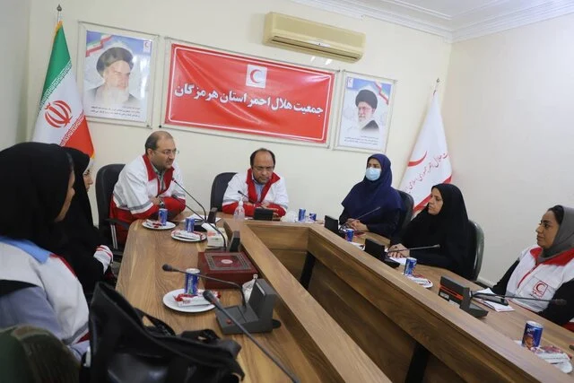 با تلاش امدادگران و داوطلبان هیچ خدمتی تعطیل نیست