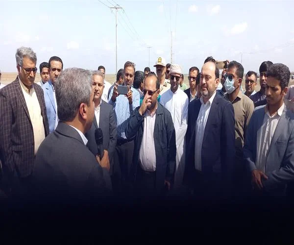 زمین احداث پتروشیمی میناب تحویل سرمایهگذار شد / بیمارستان میناب را امسال تکمیل خواهیم کرد /عملیات اجرایی مرکز پرورش میگوی کرگان میانی و جنوبی آغاز شد