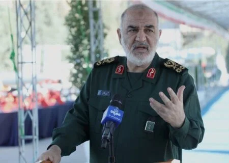 مقابله مردم با شدت اقدامات دشمنان شگفت‌انگیز است