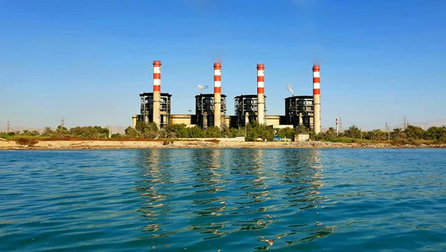 آبشیرینکن شماره ۲ نیروگاه بندرعباس وارد مدار شد