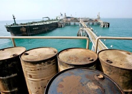 توقیف ۴ فروند شناور حامل سوخت قاچاق در آب‌های خلیج‌فارس