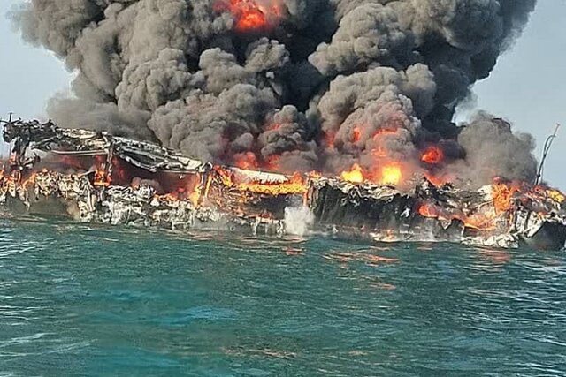 جزئیات حریق دو لنج باری در قشم اعلام شد