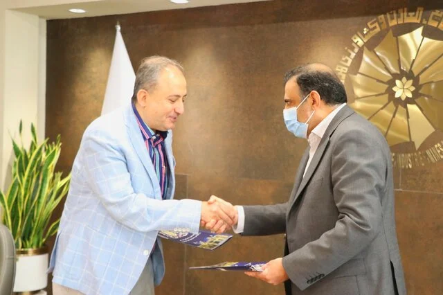 کلنگ احداث دو مدرسه ۱۲ کلاسه به نام اتاق بازرگانی هرمزگان