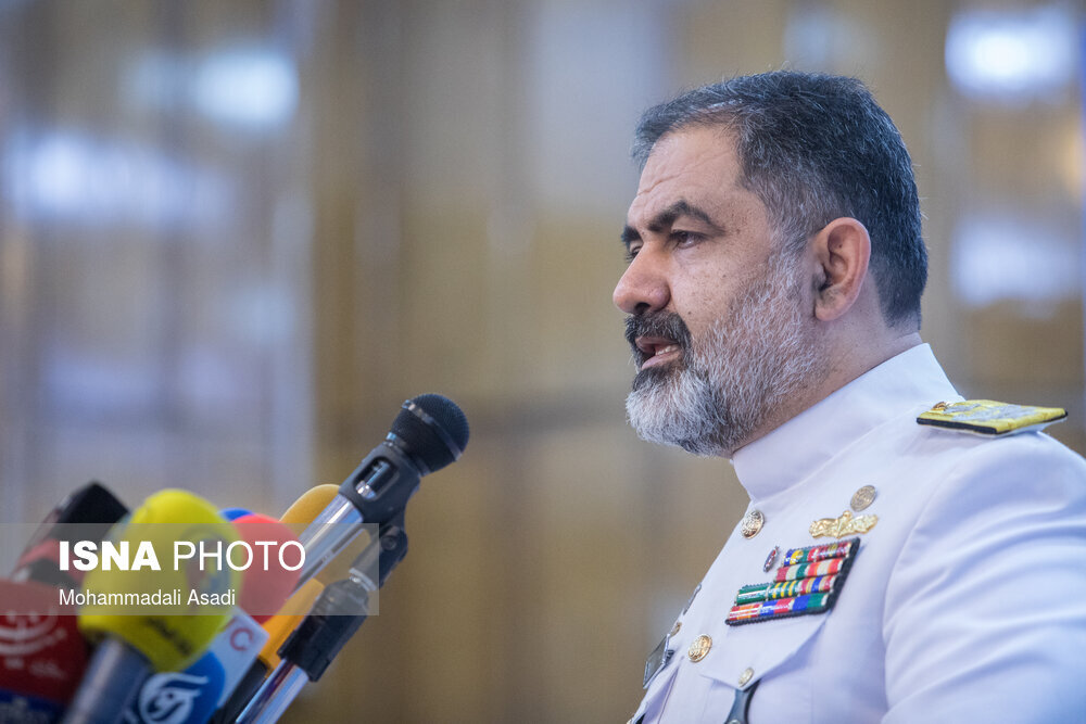 آیین رسمی استقبال از ناوگره ۸۶
                                امیر ایرانی: نیروی دریایی اثبات کرد ایران و ایرانی انزواگریز و تحریم‌ناپذیر است