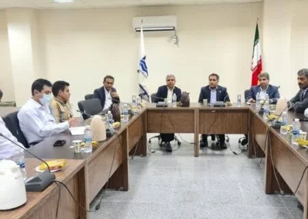 دیدار سرپرست شیلات هرمزگان با رئیس دانشگاه هرمزگان و جمعی از اساتید این دانشگاه