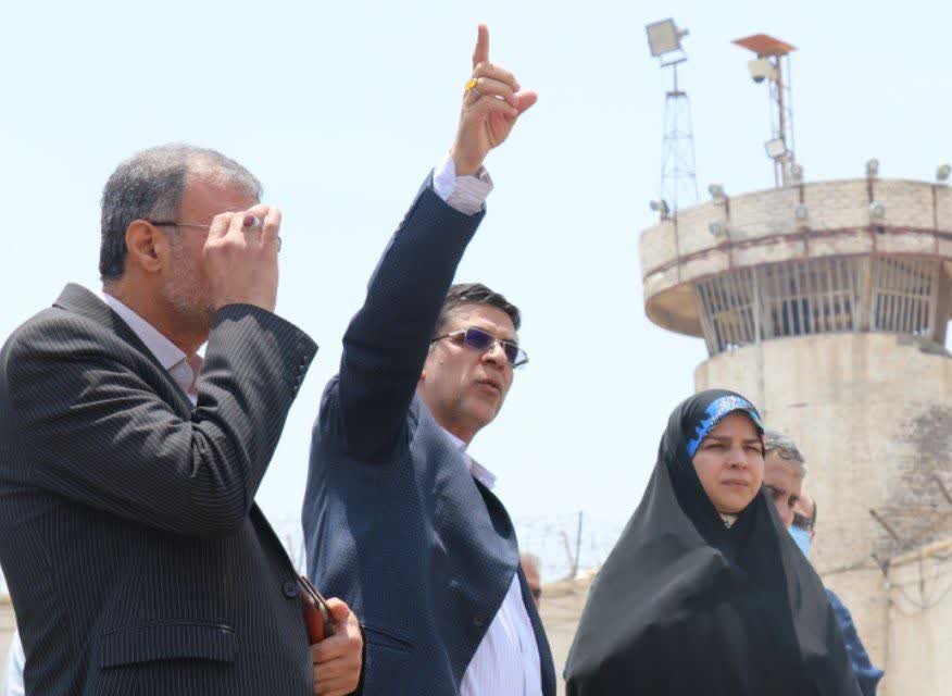 رئیس کمیته حقوقی و قضایی کمیسیون اصل ۹۰ مجلس:
                                انتقال زندان مرکزی بندرعباس به خارج از شهر با قید فوریت باید دنبال شود