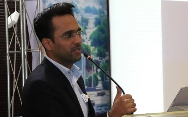 شهردار بندر لافت:
به دنبال ترویج معماری بندر لافت در شهرسازی هرمزگان هستم