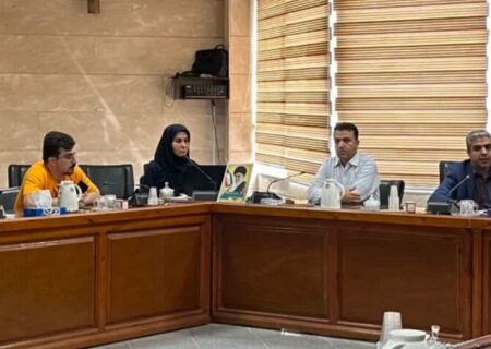 مدیرکل شیلات استان هرمزگان:
                                شیلات عرصه گسترده‌ای برای فعالیت‌های علمی و اشتغال دانشجویان است