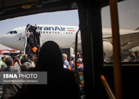 مدیرکل فرودگاه‌های هرمزگان خبرداد
                                اعزام ۱۳۸۰ زائر خانه خدا در قالب ۹ کاروان از هرمزگان