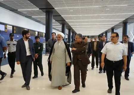 نماینده ولی فقیه در استان هرمزگان:
                                مجموعه فرودگاهی کیش باید در سطح بین المللی تأثیرگذار باشد