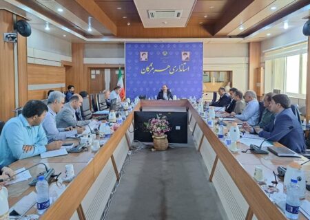 استاندار هرمزگان:
                                نباید درآمد حاصل از مولدسازی به سمت پروژه‌های غیر ضروری برود