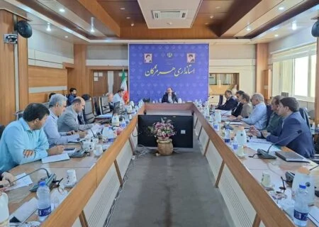 استاندار هرمزگان:
                                نباید درآمد حاصل از مولدسازی به سمت پروژه‌های غیر ضروری برود