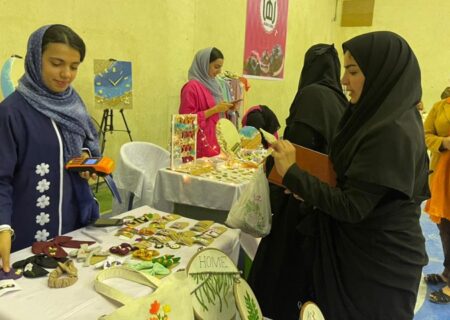 برپایی نمایشگاه صنایع‌دستی در پارسیان