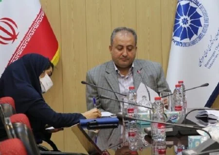 رئیس اتاق بازرگانی و صنایع و معادن هرمزگان:
                                شرکت‌های بزرگ اقتصادی هرمزگان، کارت بازرگانی‌شان را از استان بگیرند