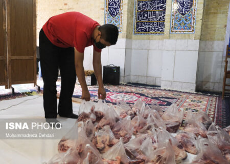رئیس اداره نظارت بر بهداشت عمومی هرمزگان خبرداد
                                نظارت ۳۹ گروه دامپزشکی بر ذبح شرعی دام قربانی در هرمزگان