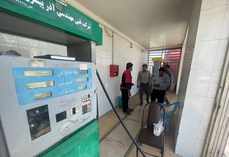 مدیرتعاون روستایی هرمزگان خبرداد
                                توزیع ۲۴ میلیون لیتر مواد سوختی توسط تعاون روستایی هرمزگان