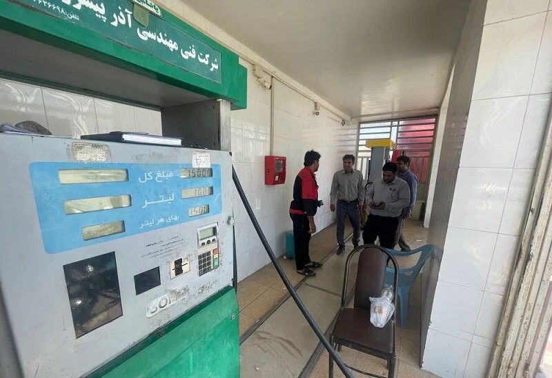 مدیرتعاون روستایی هرمزگان خبرداد
                                توزیع ۲۴ میلیون لیتر مواد سوختی توسط تعاون روستایی هرمزگان