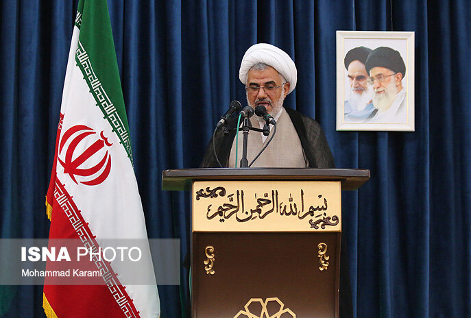 نماینده ولی فقیه در استان هرمزگان:
                                وحدت برای امت‌سازی و تمدن‌سازی راه مهمی است