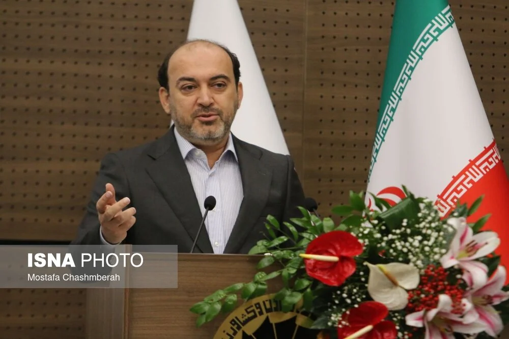 استاندار هرمزگان:
                                با سرمایه‌گذاری در جنوب کشور تولید خود را بیمه کنید