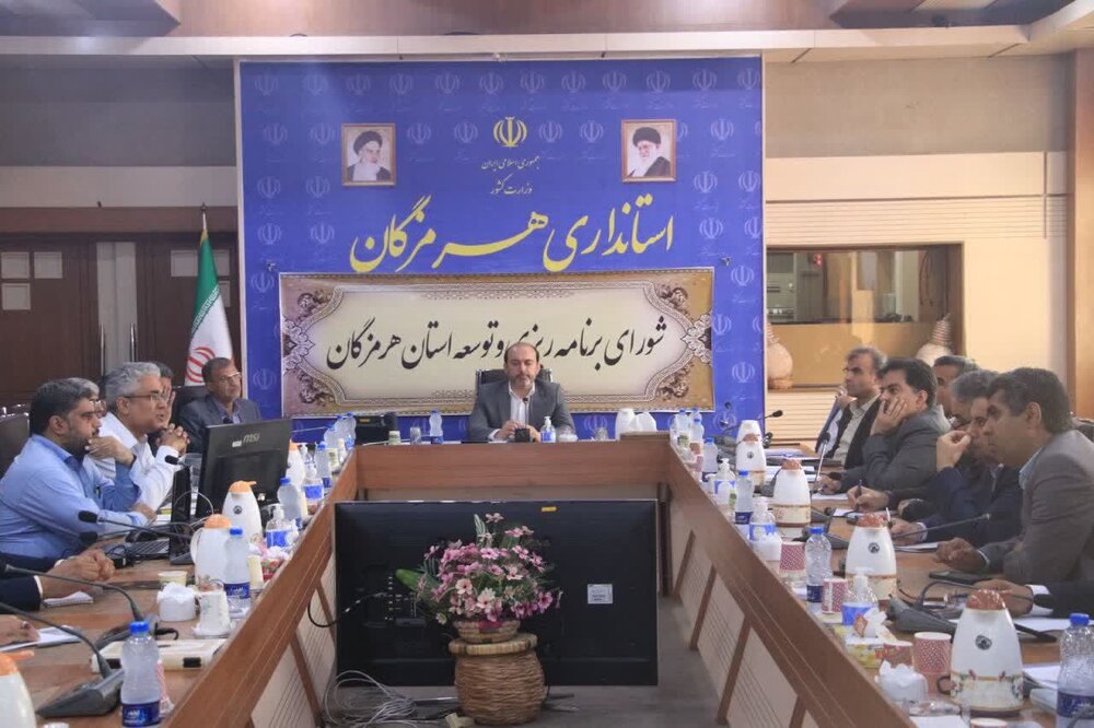 استاندار هرمزگان خبرداد
                                بهره‌برداری  از بسته‌های ویژه در سفر رئیس‌جمهور به هرمزگان