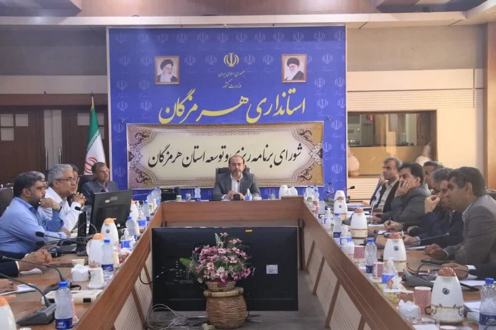 استاندار هرمزگان خبرداد
                                بهره‌برداری  از بسته‌های ویژه در سفر رئیس‌جمهور به هرمزگان