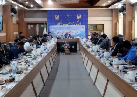 استاندار هرمزگان:
                                شهرداران با ساماندهی خورها، تهدید موجود را به فرصت تبدیل کنند