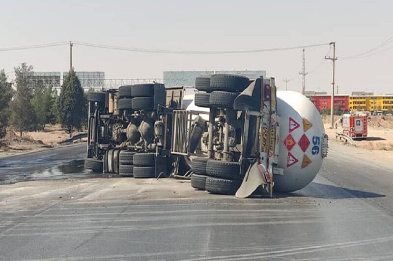 تصادف ۲ تریلی حمل گاز در محور بندرلنگه چهار مصدوم داشت