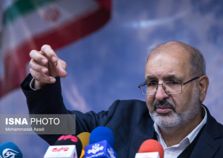 رئیس سازمان سنجش آموزش کشور اعلام کرد
                                سرشبکه‌های تقلب در سه استان شب گذشته دستگیر شدند/در تهران مورد دستگیری تقلب در کنکور نداشتیم