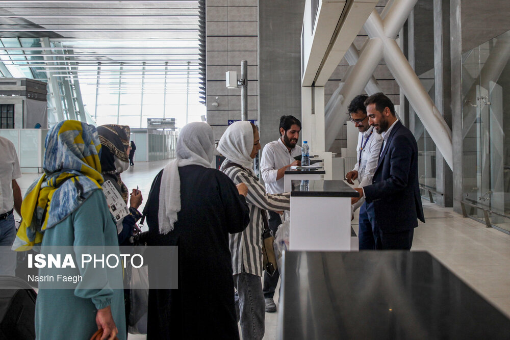 مدیرعامل شرکت توسعه و مدیریت بنادر و فرودگاه‌های کیش خبرداد
                                سفر بیش از ۱۸ هزار گردشگر در هفته نخست جشنواره تابستانی کیش