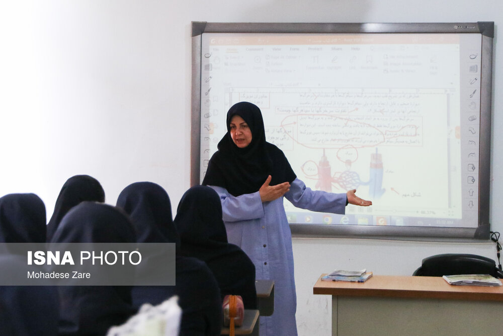 مدیرکل آموزش و پرورش هرمزگان خبرداد
                                جذب ۴۲۰ آموزگار در آموزش و پرورش هرمزگان