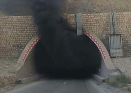 مدیرکل راهداری و حمل‌ونقل جاده‌ای هرمزگان:
                                رفع انسداد تونل تنگه‌زاغ/همچنان اثرات دود و خاک انفجار وجود دارد