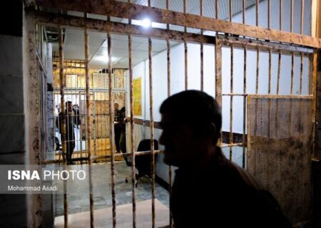 مدیرکل زندان های استان هرمزگان خبرداد
                                افزایش ۵ درصدی اشتغال مولد در زندان‌های هرمزگان