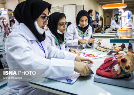 معاون آموزشی وزارت بهداشت:
                                دربحث سلامت خط قرمز ما، کیفیت آموزش است