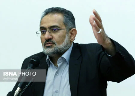 معاون پارلمانی رئیس جمهور:
                                جنایات آمریکا باید برای مردم بازگو و تبیین شود