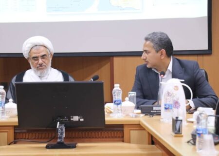 نماینده ولی فقیه در استان هرمزگان:
                                سهم مشارکت مردم در سرمایه‌گذاری‌های هرمزگان باید افزایش پیدا کند