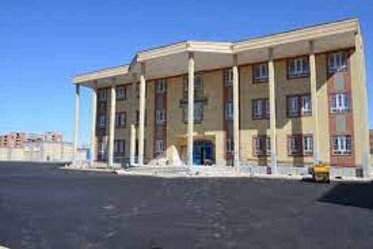 یک مسئول خبر داد:
                                بیش از ۱۰۰۰ کلاس درس در هرمزگان در حال احداث است