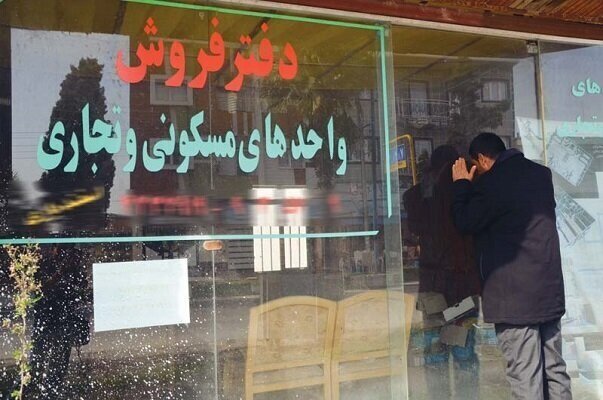استاندار هرمزگان:
                                با مشاوران املاک متخلف بدون اغماض برخورد شود
