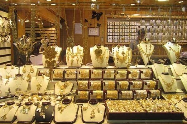 دستبند پلیس بر دستان سارق طلاجات منزل در هرمزگان