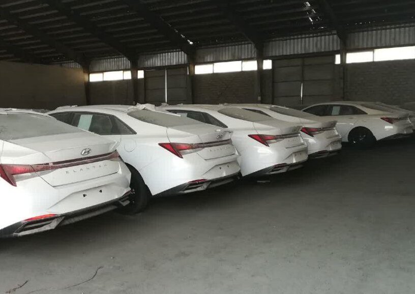 رئیس سازمان استاندارد اعلام کرد
                                ترخیص ۱۰۰۰ دستگاه خودروی هیوندای النترا  از گمرک شهید باهنر